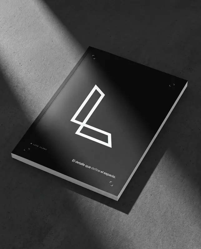 Portada del manual de marca de Luis Llano